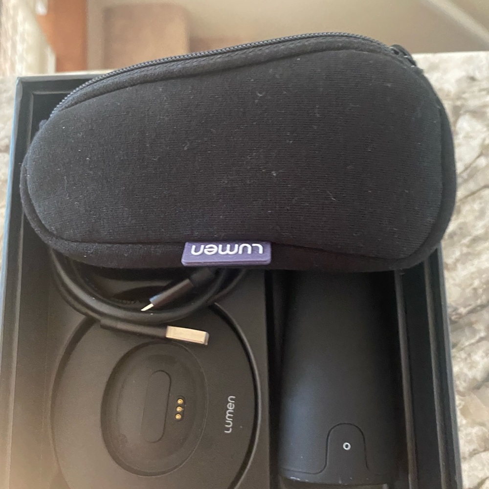 Lumens Black Electronic Device with Accessories